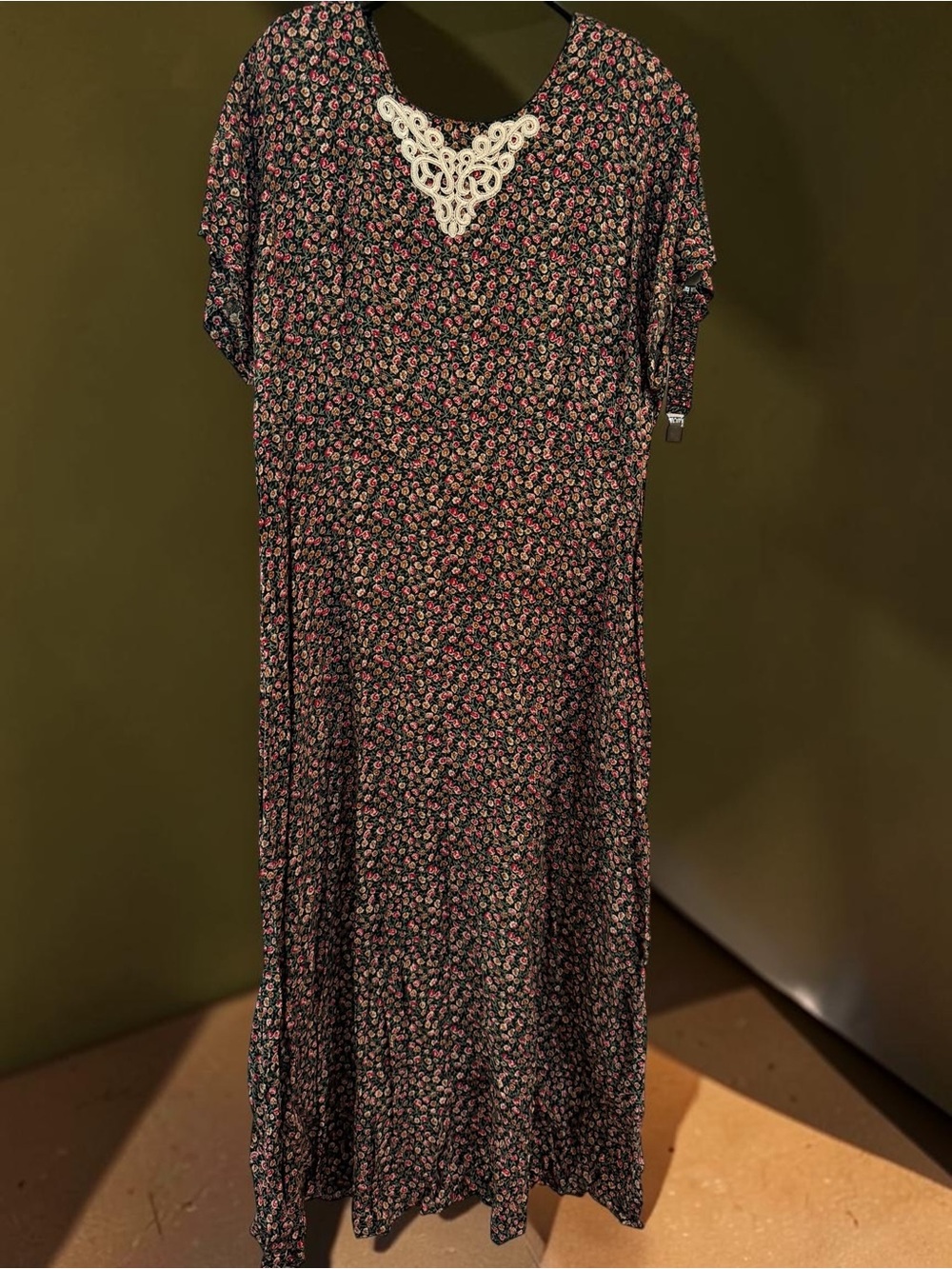 Vintage MHM Melissa Harper Black Floral Maxi Dress Size 14 Crochet Lace Neckline